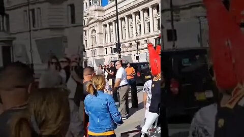 The kings guard made her jump #horseguardsparade