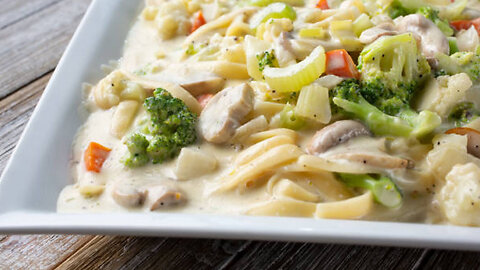 Only ONE Pot for Creamy Chicken Alfredo? YES, PLEASE!