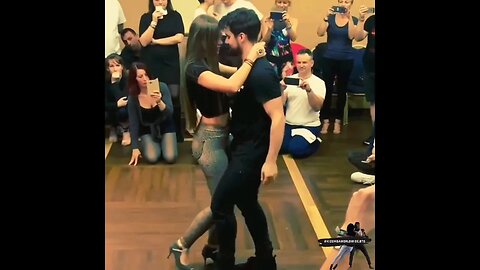 Don‘t we love watching these two! 😍😍 🕺🏻💃🏻 @vjkiz 💯🔥#kizomba #shorts