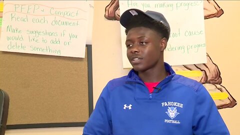 Pahokee football player heading to Ivy League school