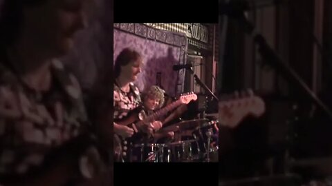 Texas Blues Rockin' guitar solo- Cari Dell female lead blues guitarist