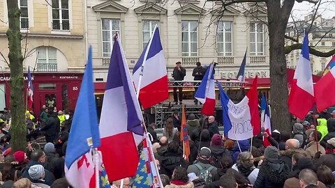 Manifestation "Macron destitution !", Place des Victoires à Paris le 14/01/2023 - Vidéo discours 1