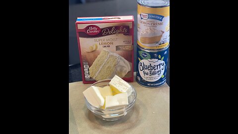 Blueberry Lemon Creme Dump Cake