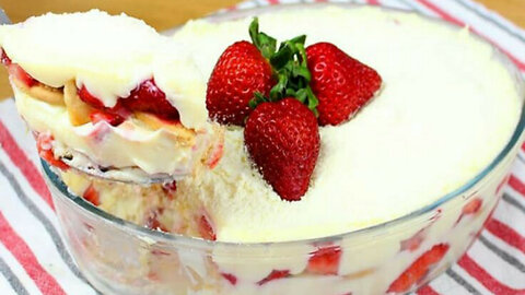 Ninho's milk pave with strawberries