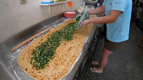 Taiwanese street food/Green onion pancake