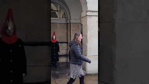 Scaring the tourist kings guard shouts get back #horseguardsparade