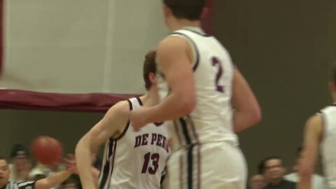 De Pere boys basketball remains undefeated with big win over Pewaukee