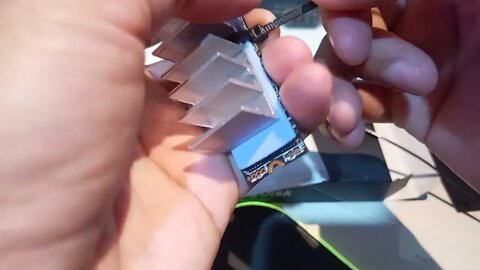 SSD NVME TOP E BARATO!!! (E Gambiarra pra ABAIXAR temperatura🔥🔥)😲😲😲😲😲