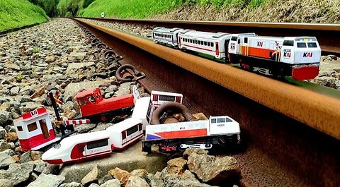 The drama of the train crashing and finding CC203, CC206, LRT Express, carriages, thomkat, latch