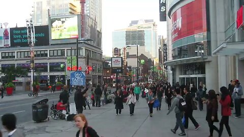 yonge dundas square toronto timelapse 2 torontos yonge dundas square area que procura