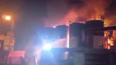 Fire at A motor oil producing plant in Azarshahr, northwest Iran