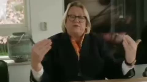 Former United States Assistant Secretary Catherine Austin Fitts explaining