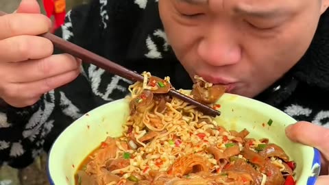 Cook And Eat Spicy Beef Noodle Soup