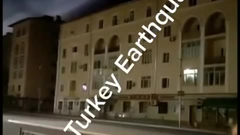 People in Turkey saw this strange light in the sky right before the earthquake