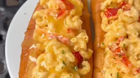 Lobster Mac and Cheese Rolls