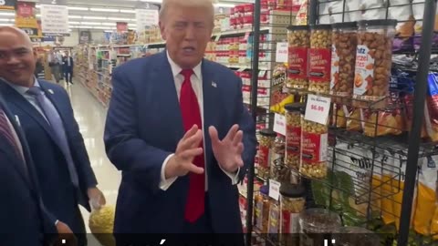 President Trump Gets Popcorn at Srpankle Market in Kittanning, PA