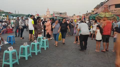 Sneezing man | Prank | Marrakesh | Very Funny | Street Performers