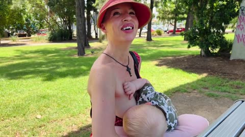 BREASTFEEDING IN PUBLIC - DON'T BE AFRAID//