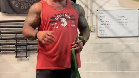 HEALTHY LIFE - Mobility drill to improve your front rack for front squats (simple and easy)