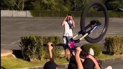 Cycle stunt