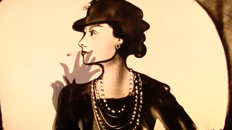 Coco Chanel - Sand animation di Paola Saracini