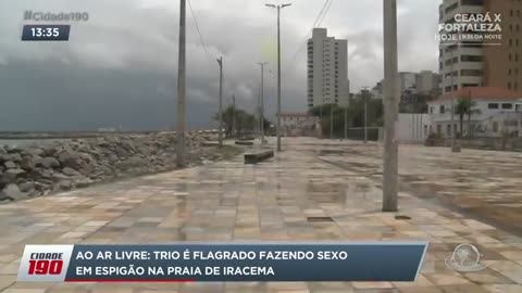 Trisal é flagrado "fazendo amor" em praia e acaba preso