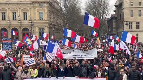 Thousands hit Paris against the proxy war