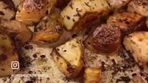 GREEK STYLE ROASTED POTATOES