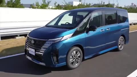 Nissan Serena 2023 HighTech Minivan New