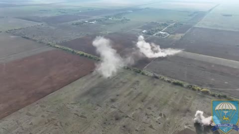 A T-72B3 tank and airborne artillery destroy 5 Ukrainian BMPs and APCs in Kherson Oblast.