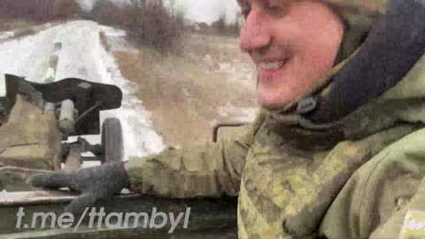 Artillerymen of Pyatnashka firing Mt-12 100mm gun