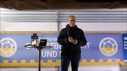 JÖRG URBAN, LV AfD Sachsen - BAUTZEN, Kornmarkt, 13 02 2023, 106. MAHNWACHE - Bürgermikrofon