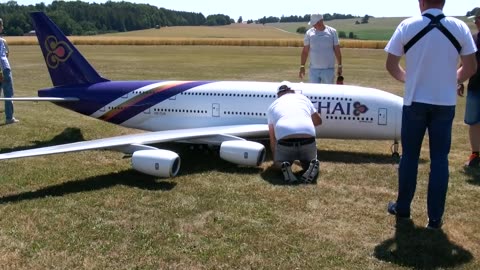 STUNNING ! GIGANTIC ! 102KG XXXL RC AIRBUS A-380 / SCALE MODEL TURBINE JET AIRLINER / FLIGHT DEMO !