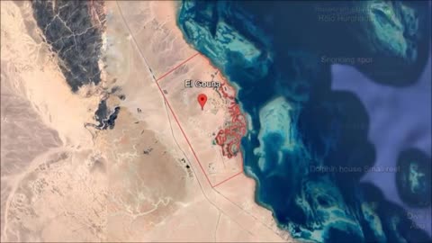 CCTV enregistre un OVNI tombant du ciel émettant une lumière extrêmement forte à El Gouna, Egypte