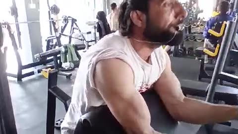 Preacher curls