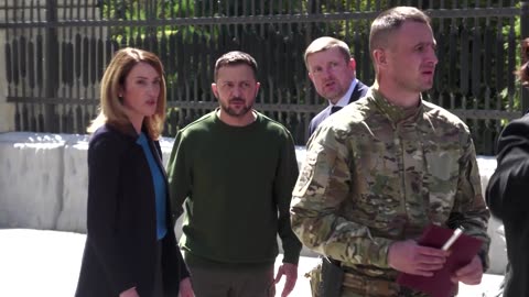 Kyiv air raid siren wails during Metsola's visit