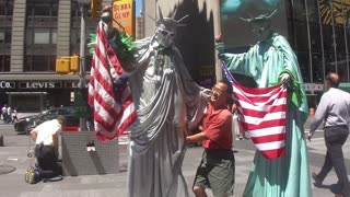 Luodong Massages The Statue Of Liberty