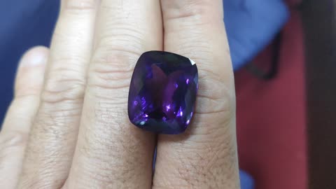 Beautiful natural amethyst 31 ct gesmtone