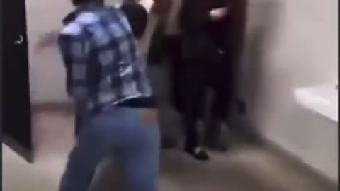 School Bathroom Fight🔥