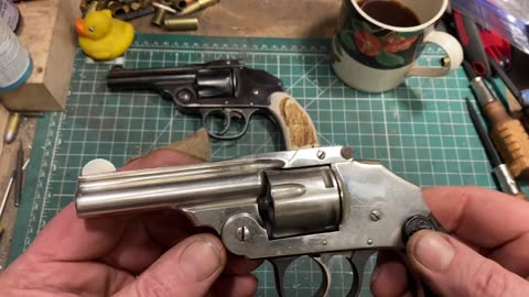 US Revolver .38 Safety Hammerless: Iver Johnson Pulls a Fast One.