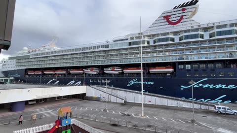 Mein Schiff Herz in Portas do Mar - Ponta Delgada Azores Portugal - 13.02.2023