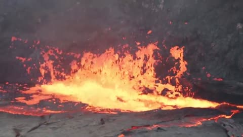 Water thrown into lava lake creates explosive results