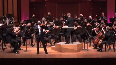 violinist string BREAKS during Tchaikovsky