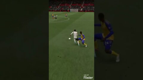 Nutmeg using Elastico FIFA 22