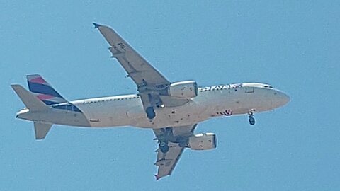 Airbus A320 PR-MHQ vindo de Recife para Fortaleza