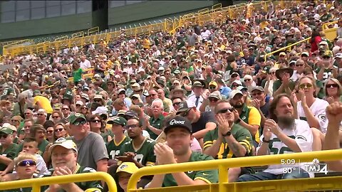 Over 7,800 attend annual Packers shareholders meeting