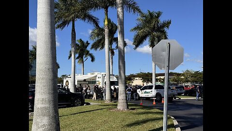 Suspect dead after claiming to have explosives inside Fort Myers Bank of America