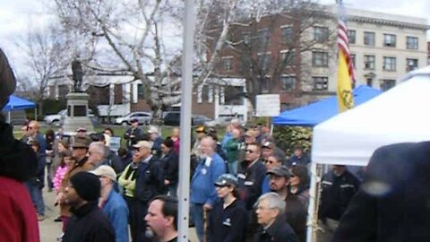 Pan of Crowd at Honor your Oath Rally