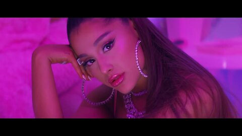 Ariana Grande - 7 rings (Official Video)