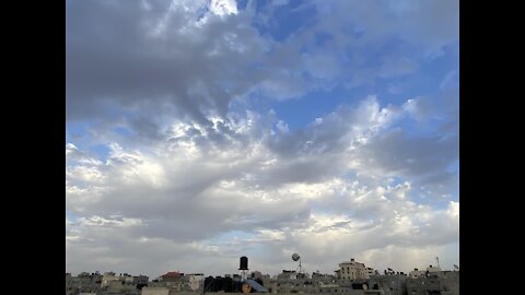 Witness the beauty of the clouds with the sound of birds